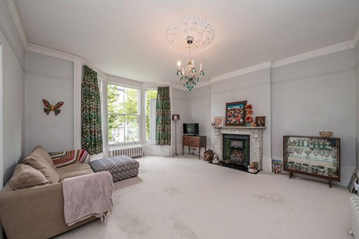4 Bedroom Semi-Detached House For Sale In Woodlands Road, Isleworth, TW7