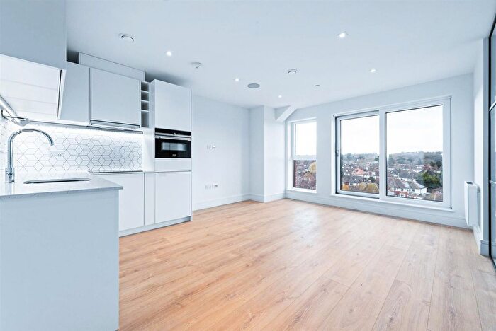 1 Bedroom Flat To Rent In Beverley Way, London, SW20