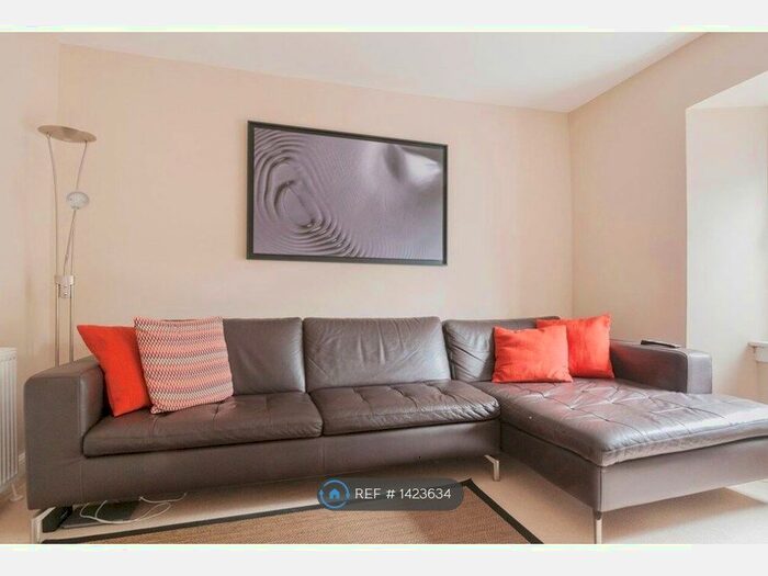 2 Bedroom Flat To Rent In High Street, Auchterarder, PH3