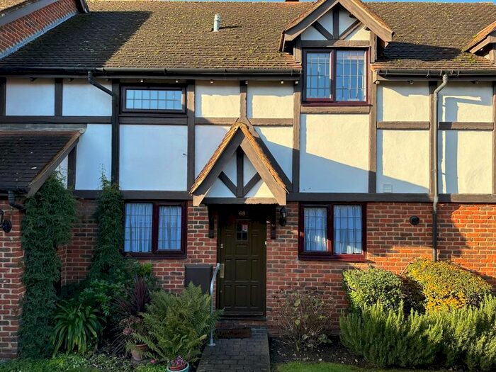 2 Bedroom Maisonette To Rent In Priory Field Drive, Edgware, HA8