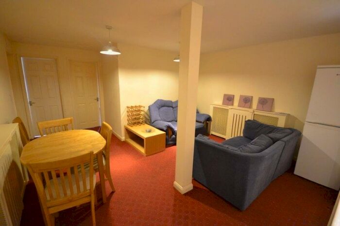 3 Bedroom Apartment To Rent In Clarendon Park Road, Leicester, LE2