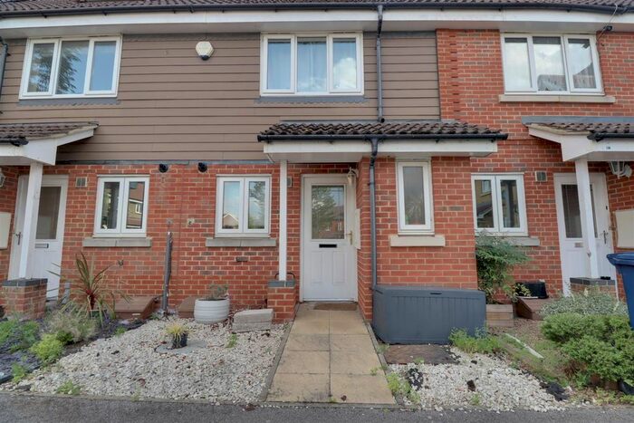 3 Bedroom Terraced House To Rent In Buttercup Close, Northolt, UB5