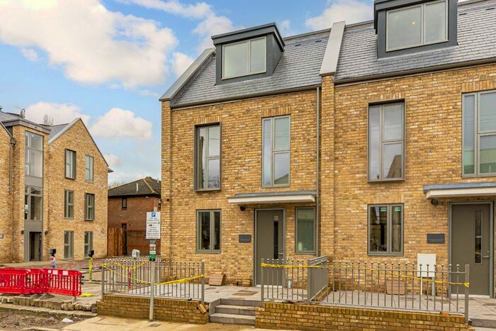 4 Bedroom Property To Rent In Hampden Road, Norbiton, Kingston Upon Thames, KT1