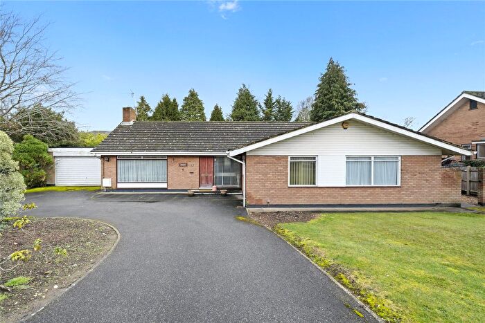 3 Bedroom Bungalow For Sale In Haymeads Drive, Esher, Surrey, KT10