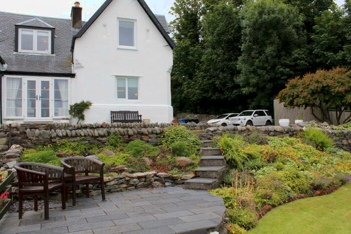 3 Bedroom End Of Terrace House To Rent In Hamlet Hill, Cove, G84