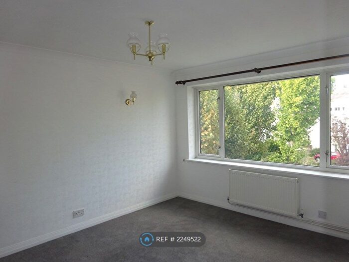 2 Bedroom Flat To Rent In Ashburton Court, Southsea Portsmouth, PO5