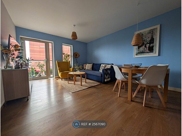 2 Bedroom Flat To Rent In Katherine Close, London, N4