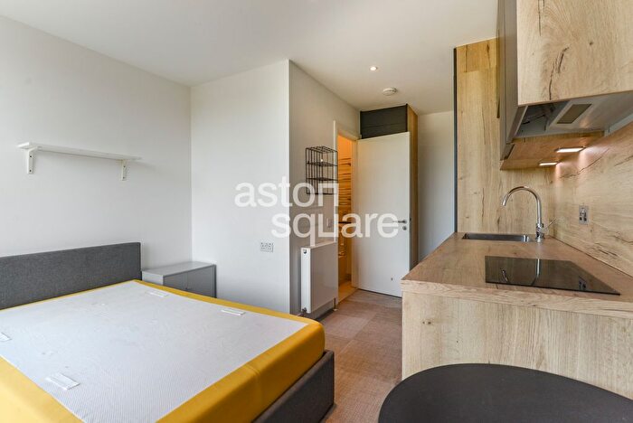 Studio To Rent In Woodlands Road, Harrow, HA1