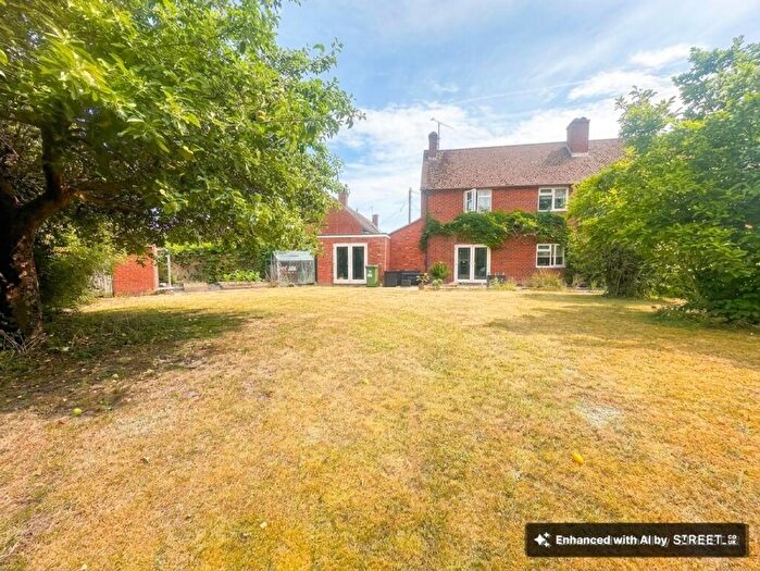 3 Bedroom Semi-Detached House For Sale In Windmill Corner, Mortimer Common, RG7