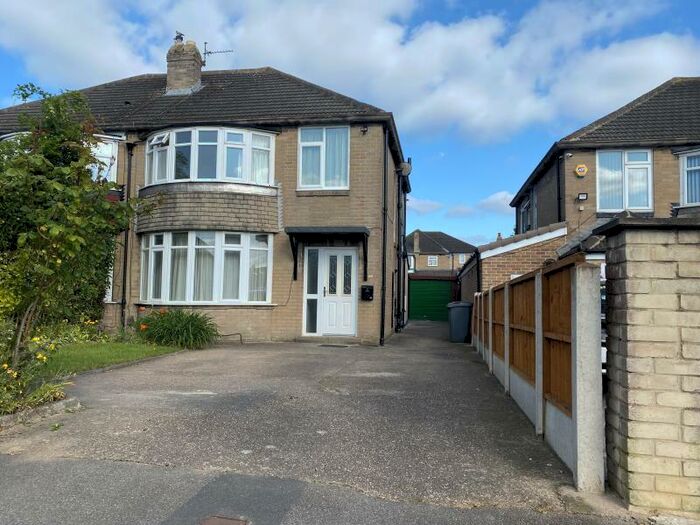 3 Bedroom Semi-Detached House To Rent In Carr Manor Road, Leeds, LS17