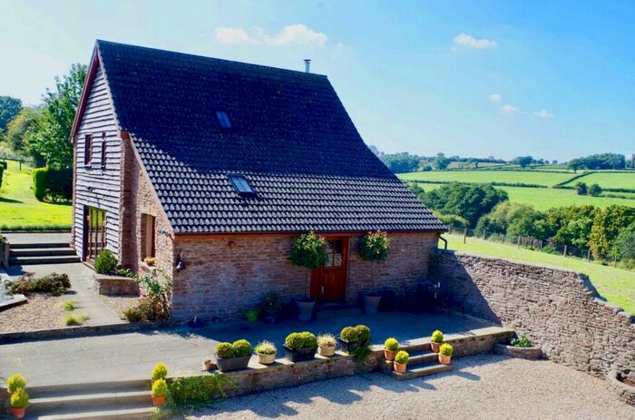 3 Bedroom House For Sale In Meredith Barn, Llancloudy, HR2