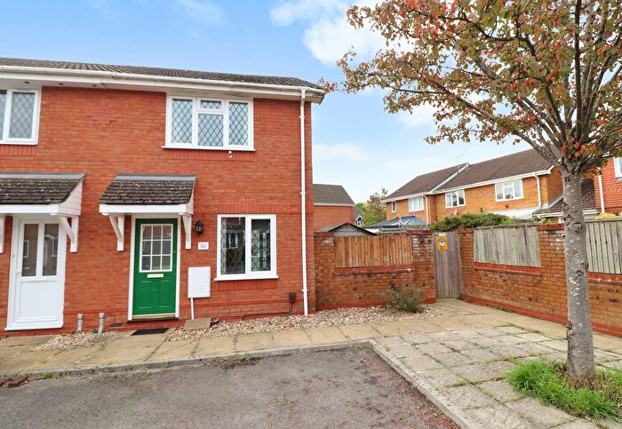 2 Bedroom End Of Terrace House For Sale In Wainwright Gardens, Hedge End, SO30