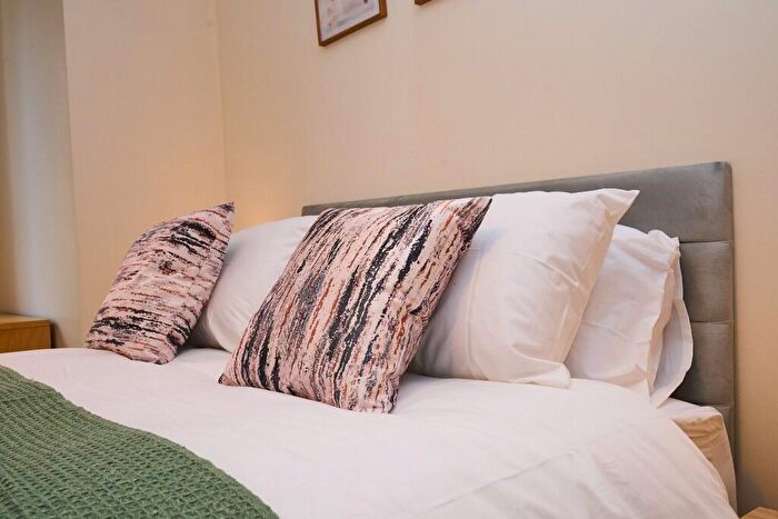 2 Bedroom Apartment To Rent In Hornbeam Way, Manchester, Greater Manchester, M4