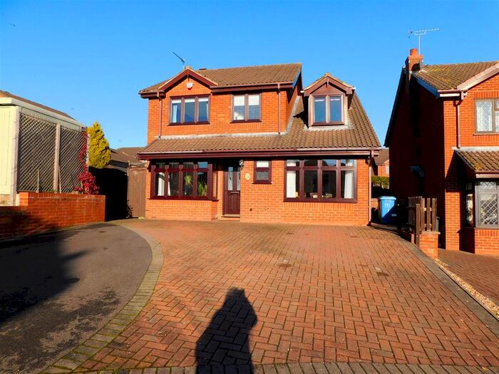 4 Bedroom Detached House For Sale In Glendon Street, Stanley Common