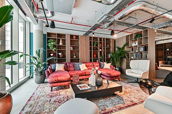 2 Bedroom Flat To Rent In Coppermaker Square, Stratford, E20