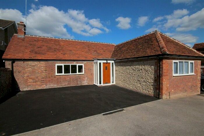 2 Bedroom Bungalow To Rent In Church End, Redbourn, AL3