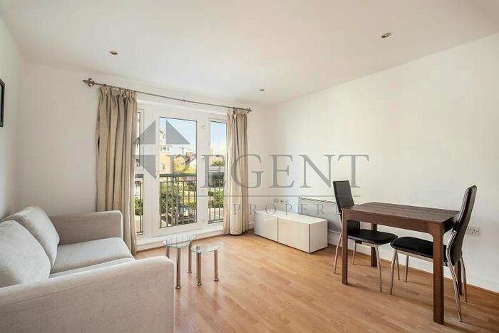 1 Bedroom Flat To Rent In Morton Close, Deancross Street, E1
