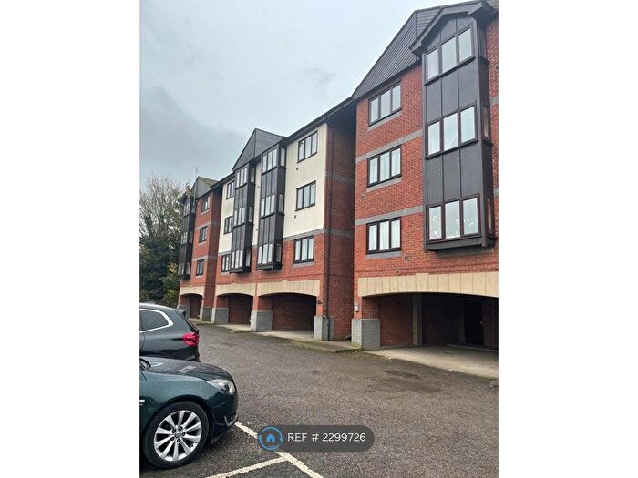 1 Bedroom Flat To Rent In Cameron Court, Banbury, OX16