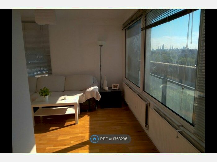 2 Bedroom Flat To Rent In Battersea Church Road, London, SW11