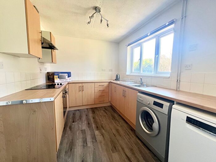 4 Bedroom Semi-Detached House To Rent In Boundary Crescent, Nottingham, NG9
