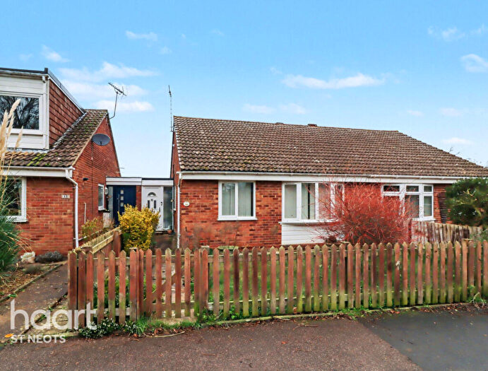 2 Bedroom Bungalow For Sale In Beeson Close, Little Paxton, PE19