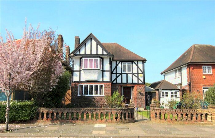 3 Bedroom Detached House To Rent In Beaufort Road, London, W5