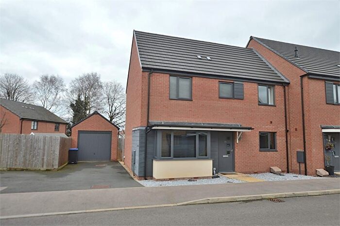 3 Bedroom Semi-Detached House To Rent In Kensington Close, Kingsthorpe, Northampton, NN2