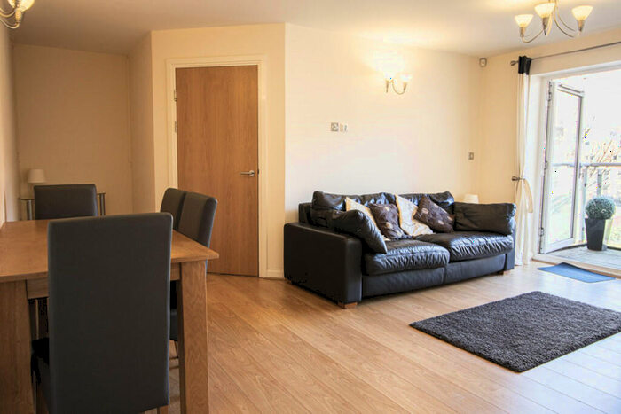 2 Bedroom Apartment To Rent In Vienna House, Penstone Court, Century Wharf, CF10