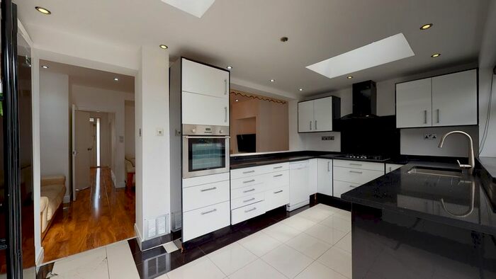 3 Bedroom Property To Rent In Herne Close, London, NW10