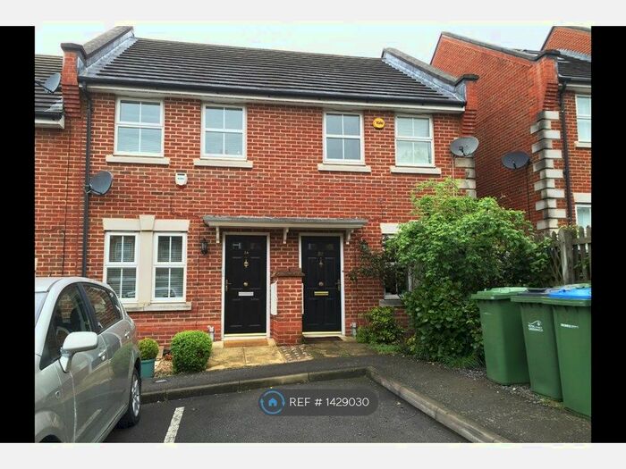 2 Bedroom End Of Terrace House To Rent In Howerd Way, London, SE18