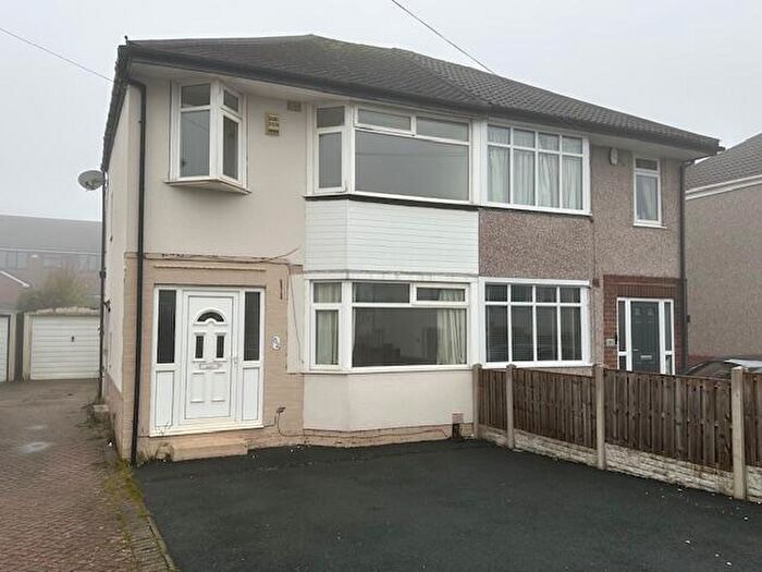 3 Bedroom Semi-Detached House To Rent In Gleadless Drive, Sheffield, S12