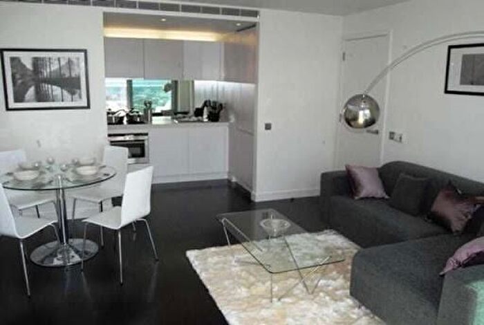 2 Bedroom Flat To Rent In Pan Peninsula East, Pan Peninsula Square, Millharbour, South Quay, Canary Wharf, London, E14