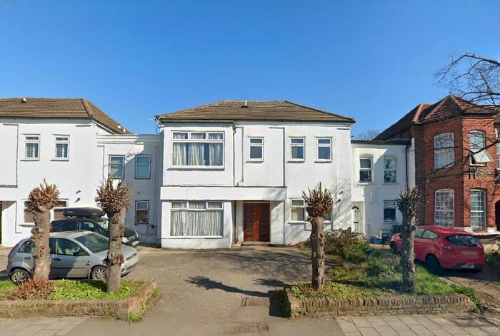 2 Bedroom Flat To Rent In Cameron Road, Seven Kings, Ilford, IG3