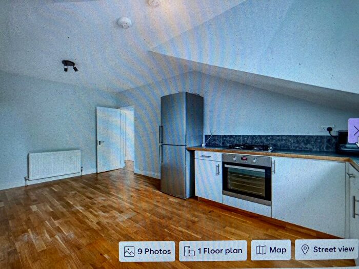 2 Bedroom Flat To Rent In Very Near The Grove Area, Ealing Broadway Area, W5