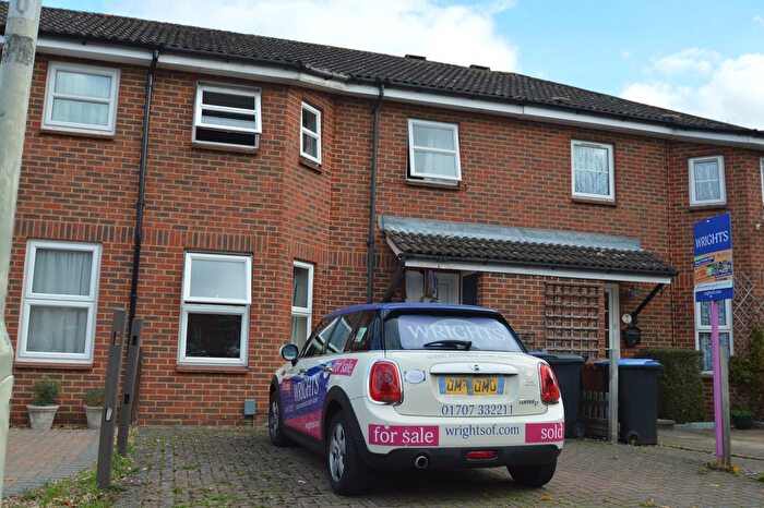 3 Bedroom Terraced House To Rent In Broadwater Crescent, Welwyn Garden City, AL7