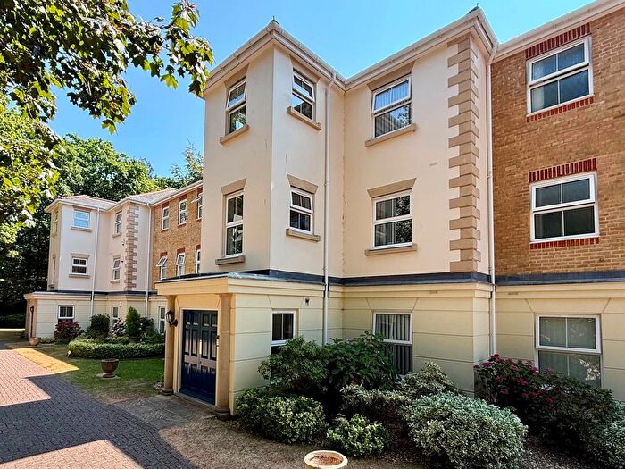 2 Bedroom Flat For Sale In Grove Park Wilderton Road West, Branksome Park, BH13