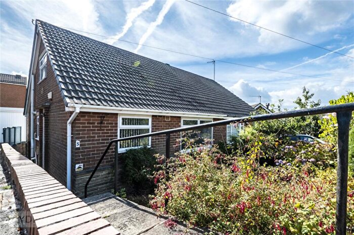 3 Bedroom Bungalow For Sale In Tanyard Avenue, Oakes, Huddersfield, West Yorkshire, HD3