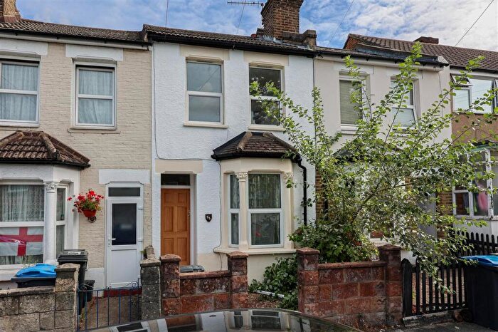 2 Bedroom Terraced House For Sale In Bynes Road, South Croydon, CR2