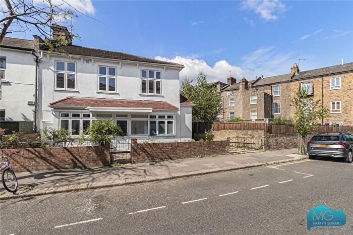 4 Bedroom Semi Detached House For Sale In Florence Road, Stroud Green, N4