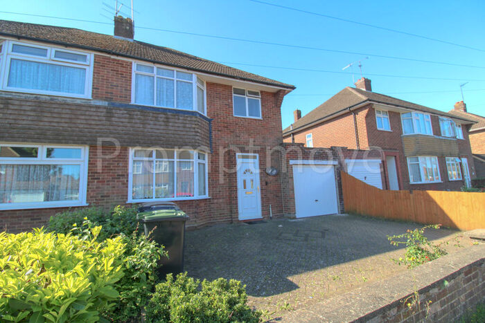 3 Bedroom Semi-Detached House To Rent In Moat Lane Luton, LU3