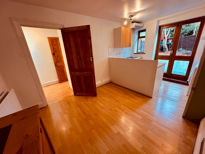 1 Bedroom Flat To Rent In Berriman Road, London, N7