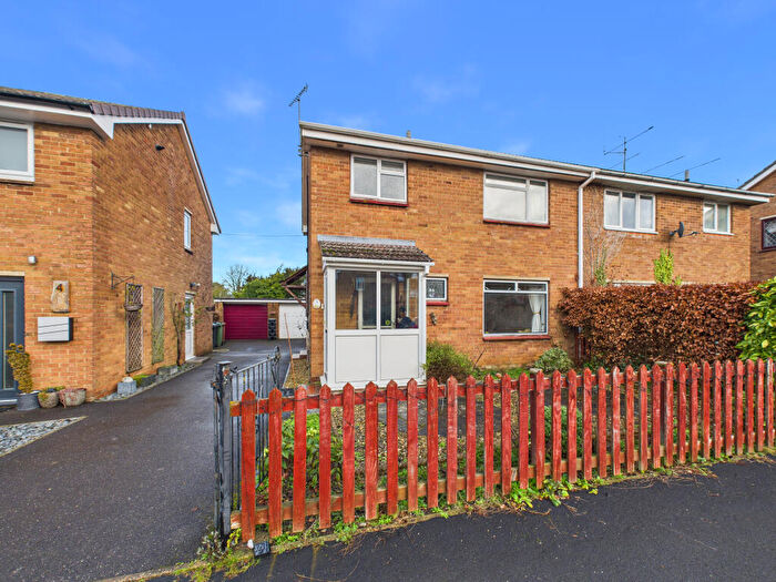 3 Bedroom Semi-Detached House For Sale In Springfield Close, Watlington, Oxfordshire, OX49