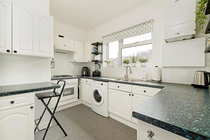 2 Bedroom Apartment For Sale In Hermon Hill, Wanstead, E11