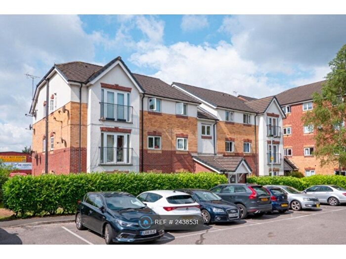 2 Bedroom Flat To Rent In Martingale Court, Manchester, M8