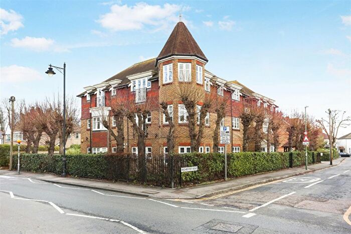 2 Bedroom Flat For Sale In Rochester Road, Carshalton, SM5