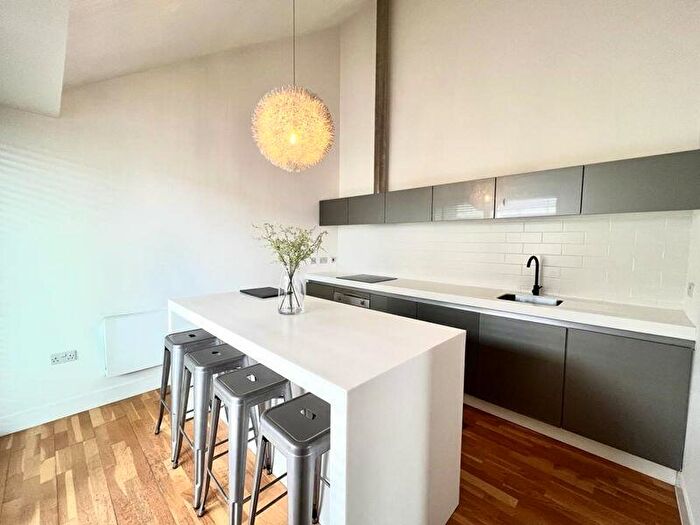 2 Bedroom End Of Terrace House To Rent In Jubilee Street, Salford, M6