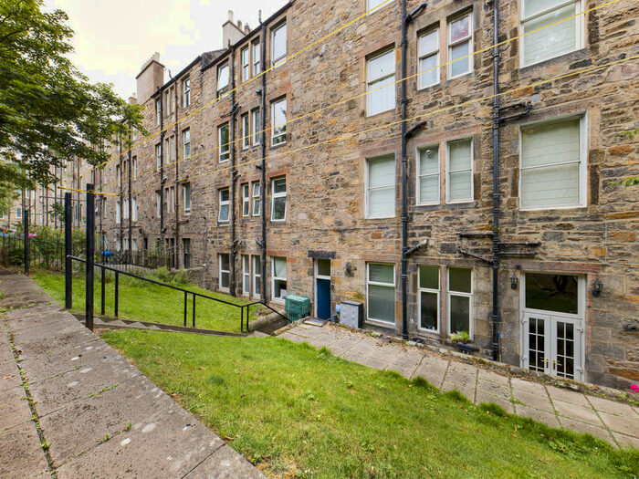 2 Bedroom Flat To Rent In Broughton Road, Broughton, Edinburgh, EH7