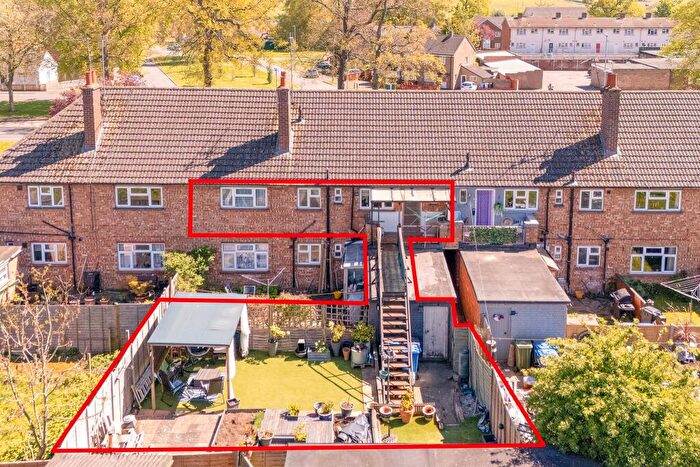 2 Bedroom Flat For Sale In Stamford Road, Kettering, NN16