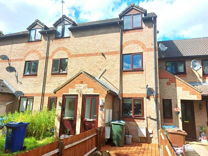 2 Bedroom Semi-Detached House To Rent In Ivatt Walk, Banbury, Oxon, OX16