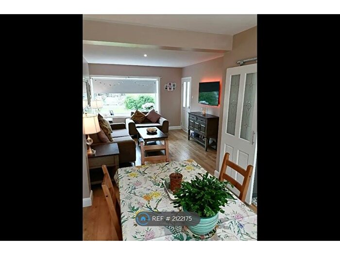 3 Bedroom End Of Terrace House To Rent In Hillend Crescent, Clarkston, Glasgow, G76